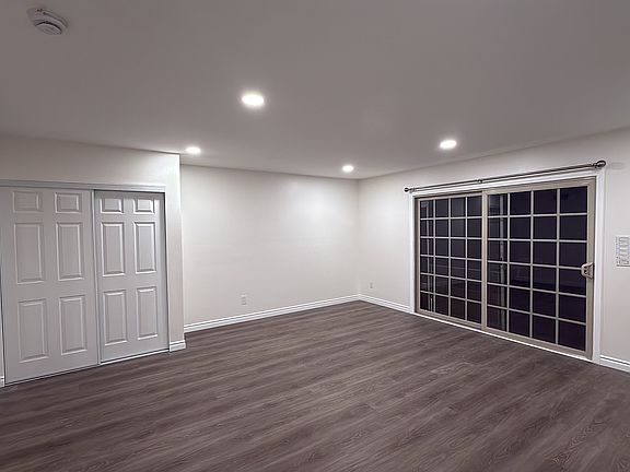 4th image of 17541 Santa Monica Cir