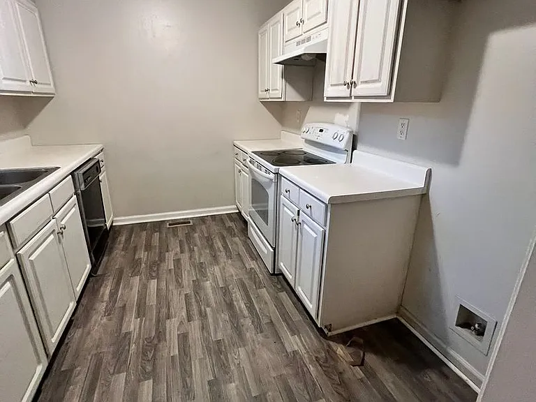 236 Bridgeview Dr — Photo 5