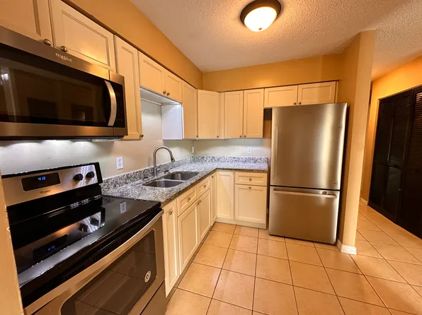 1805 SE 15th Pl APT 2, Cape Coral, FL 33990