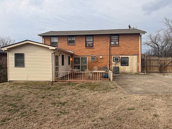 3rd image of 659 Vanderhorst Dr #6