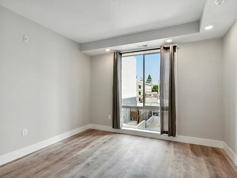 1223 N 7th St — Photo 36