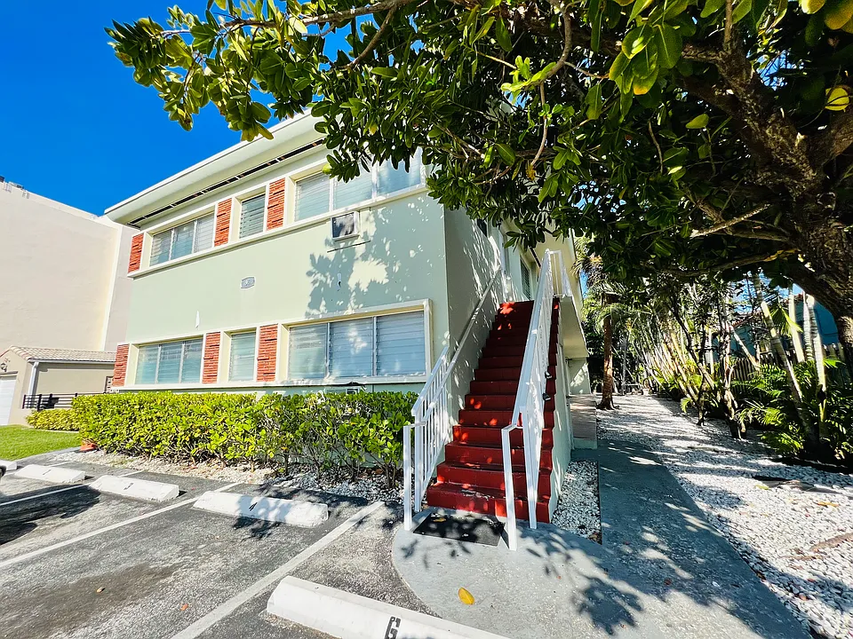 1953 Normandy Dr #2