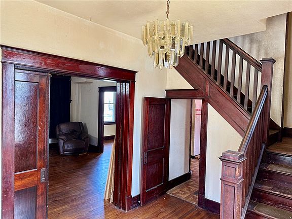 5th image of 1413 Summit Ave