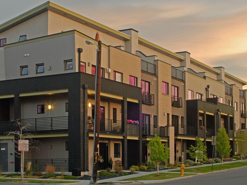 2501 Bryant corner unit