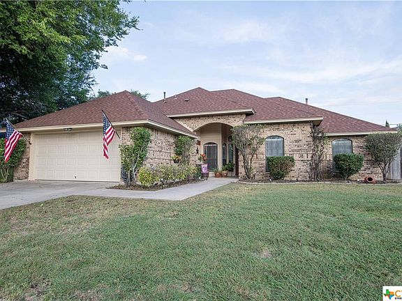 4th image of 602 Silver Creek Dr