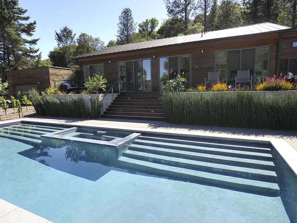 Saltwater Pool, spa