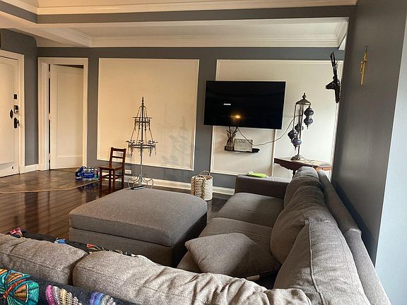 4th image of 15 E Kirby St APT 231