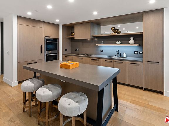 4th image of 10777 Wilshire Blvd Unit 702