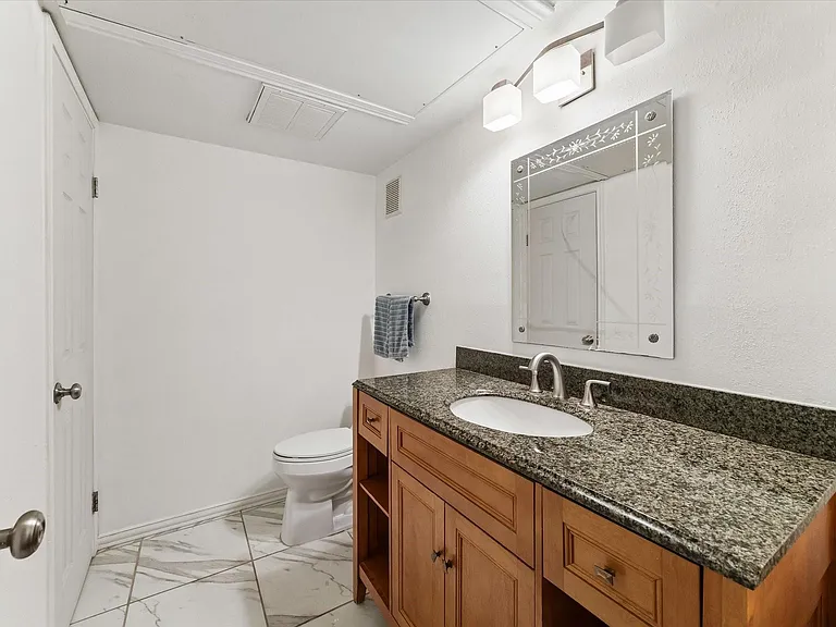 1601 S Shepherd Dr #172 — Photo 9