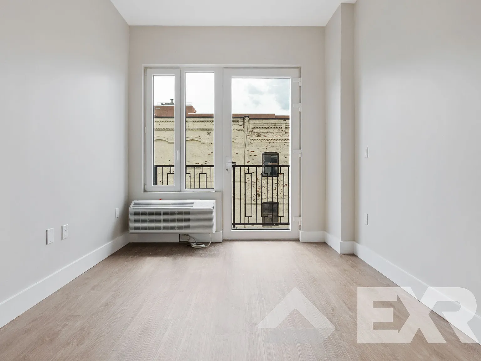 286 Rider Avenue — Photo 4