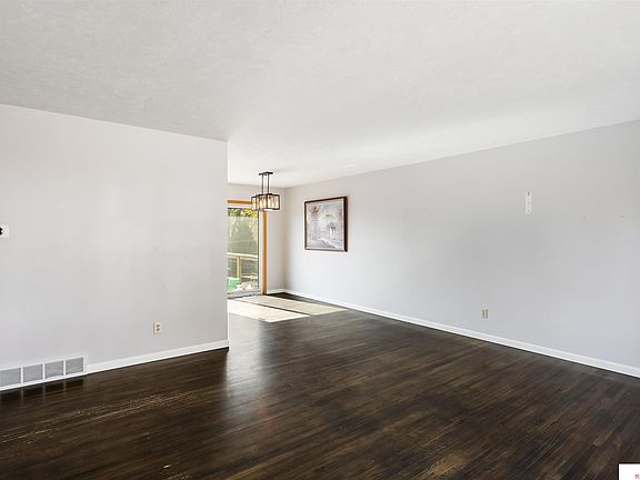 5th image of 2105 Randall Dr