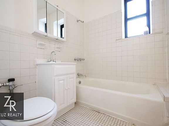3rd image of 566 Parkside Ave APT 13A