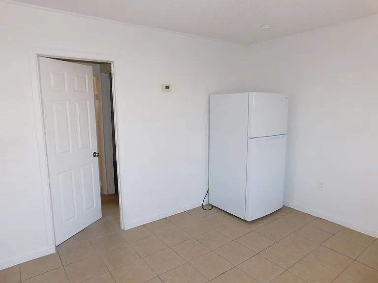 1007 C St #3 — Photo 4
