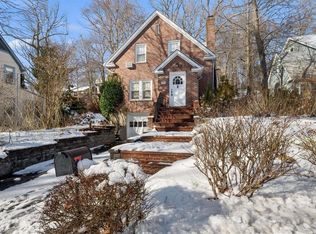 81 Abbott Dr, Halesite, NY 11743
