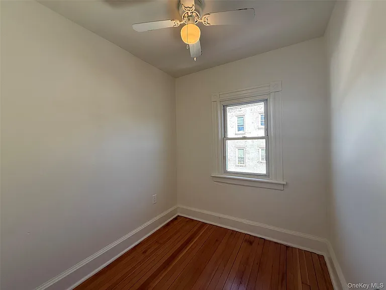 40 N Clover St — Photo 9