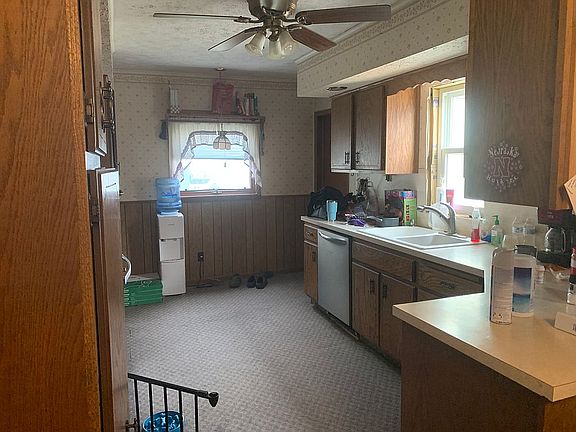 3rd image of 452 5th St