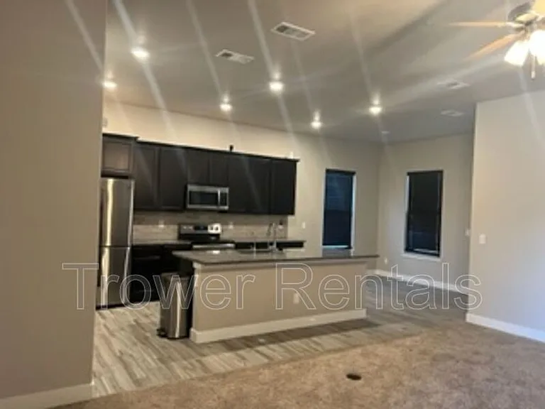 1226 E 92nd St — Photo 5