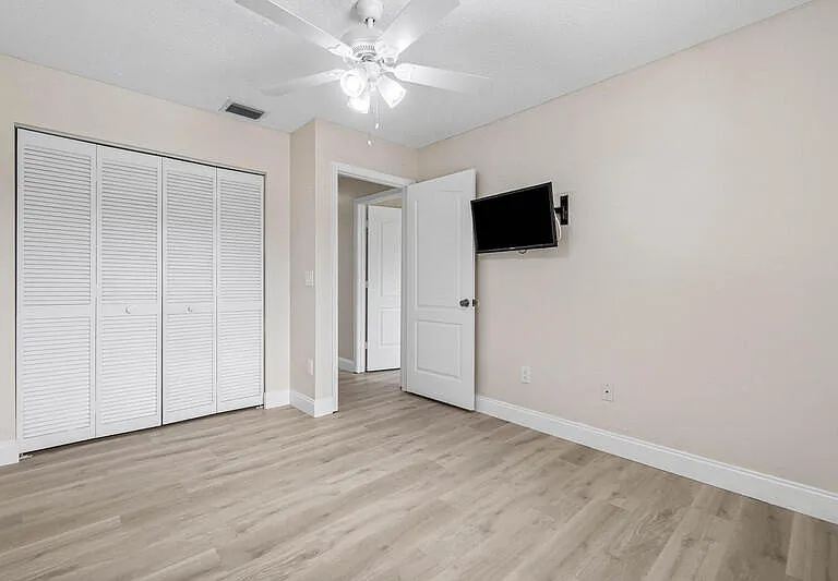 10425 Buena Ventura Dr — Photo 3