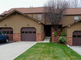 1106 Old Farm Rd, Lawrence, PA 15055