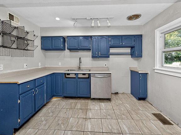 5th image of 3487 Virginia Dr