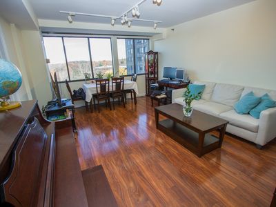 250 Hammond Pond Pkwy APT 910N, Newton, MA, 02467