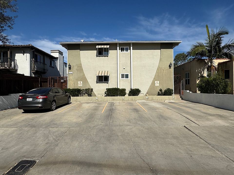 1st image of 3222 Collier Ave APT E