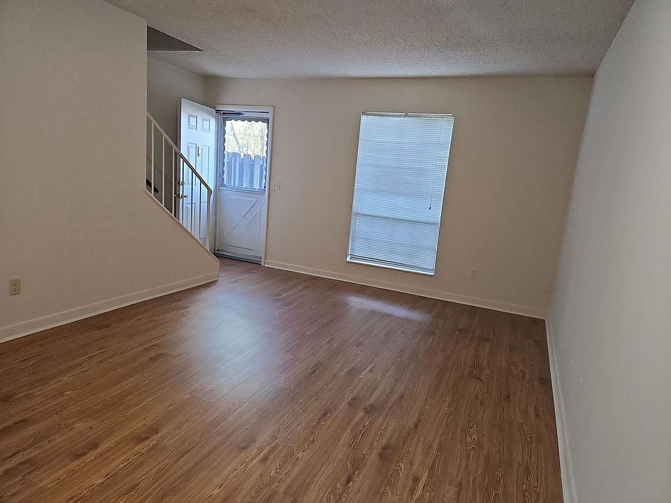 1st image of 204 Yelton Ct #0