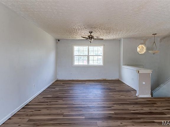 3rd image of 24235 Thames Ln