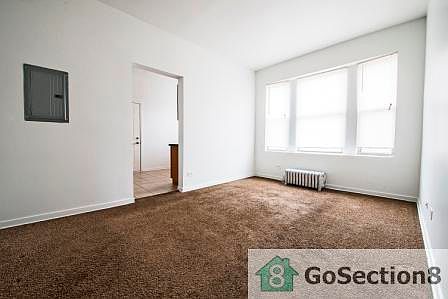 3rd image of 4714 S Michigan Ave