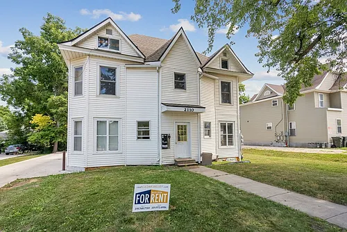 2110 College St - Cedar Falls Photo 1