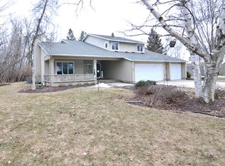 4011 Seneca Ct, Manitowoc, WI 54220