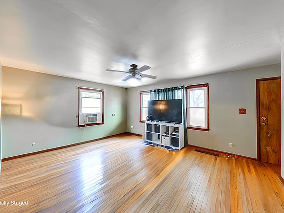 3rd image of 3113 17th St