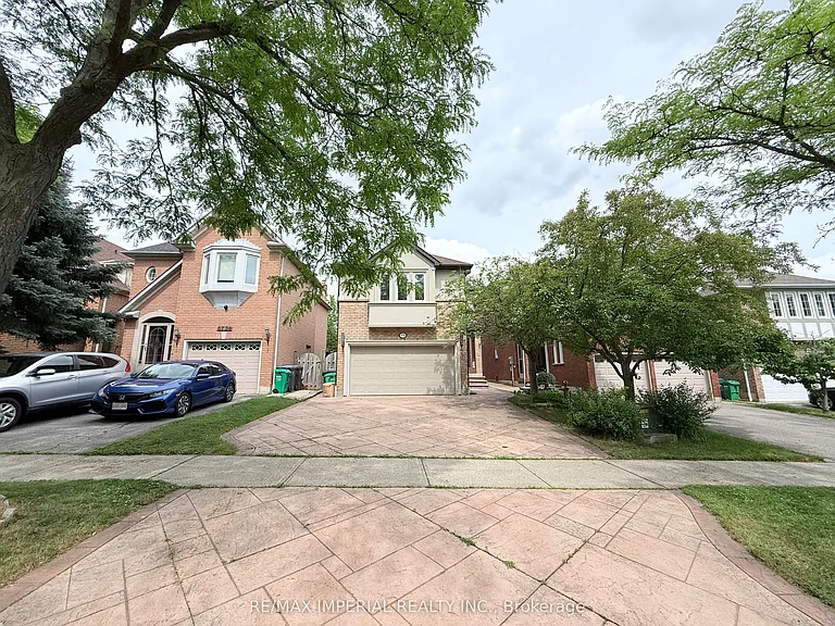 5735 Tayside Cres — Photo 39