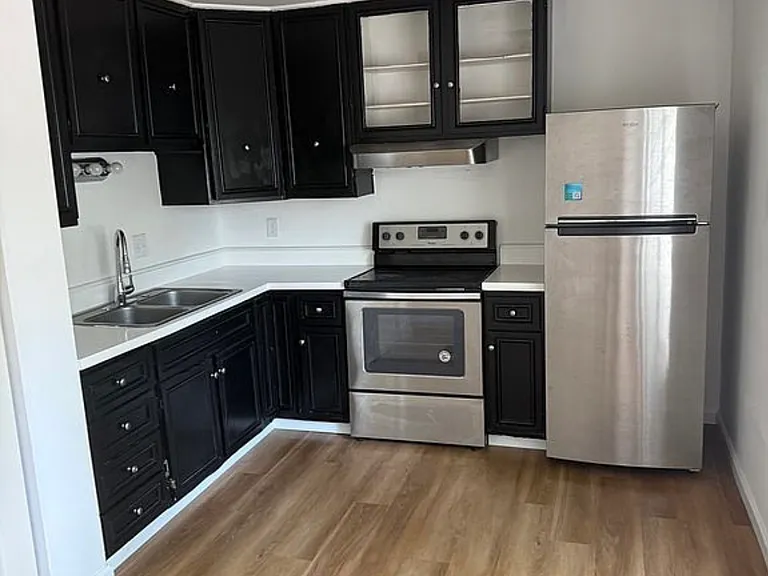 920 Bellows Ave — Photo 4