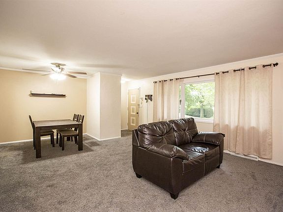 4th image of 2606 Leer St