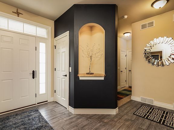 3rd image of 7713 Catchfly Ln