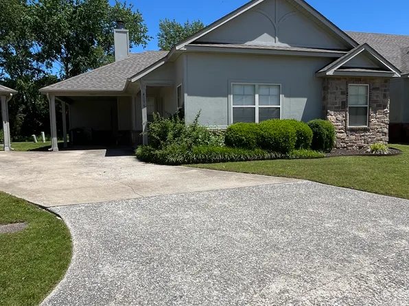 3553 E Crow Ln, Fayetteville, AR 72703