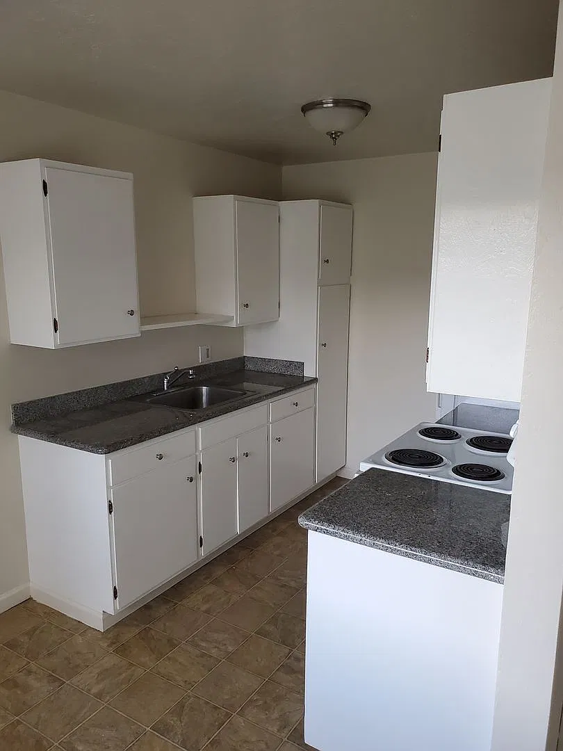 410 Redwood Ave. — Photo 2