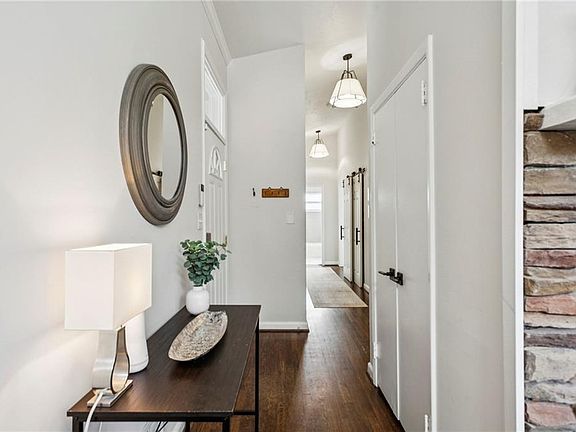 3rd image of 2632 Woodacres Rd