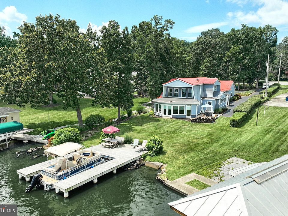 1st image of 132 Lake Meade Dr