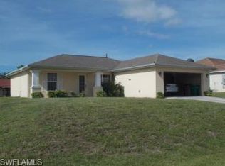 2318 NE 17th St, Cape Coral, FL 33909