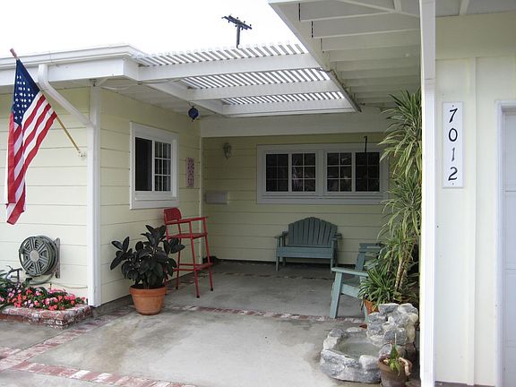 Front entry and seating area