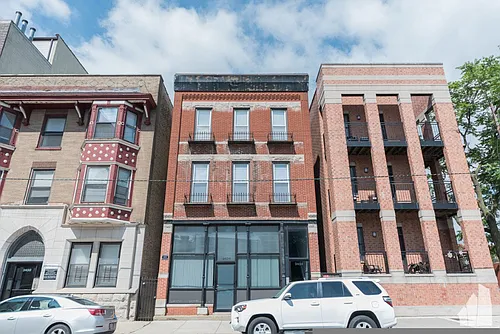2454 N Southport Ave #1F Photo 1