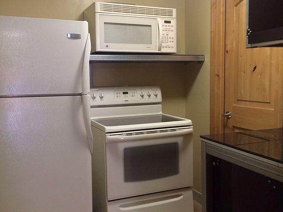 3rd image of 580 S Rubio Ave Unit 3