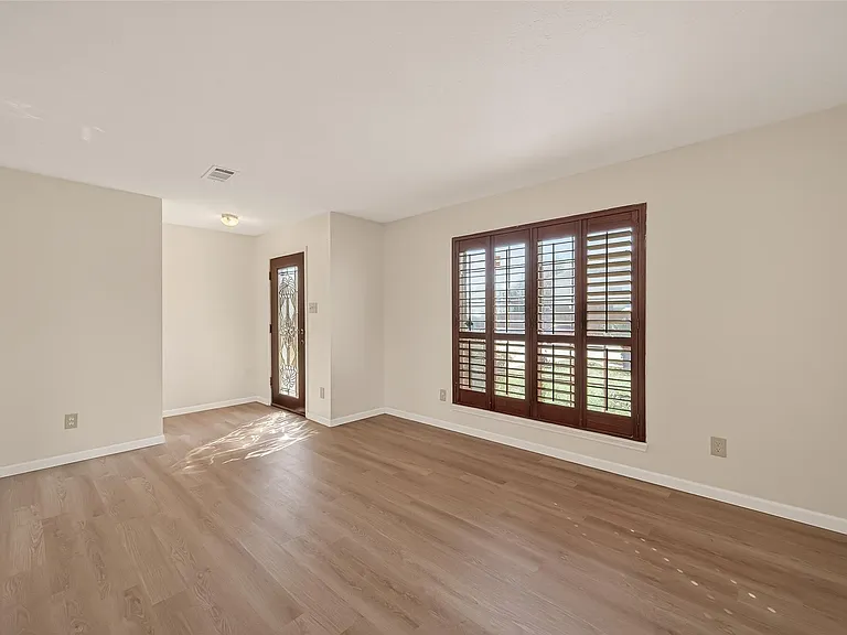 15910 Clayton Bend Dr — Photo 9