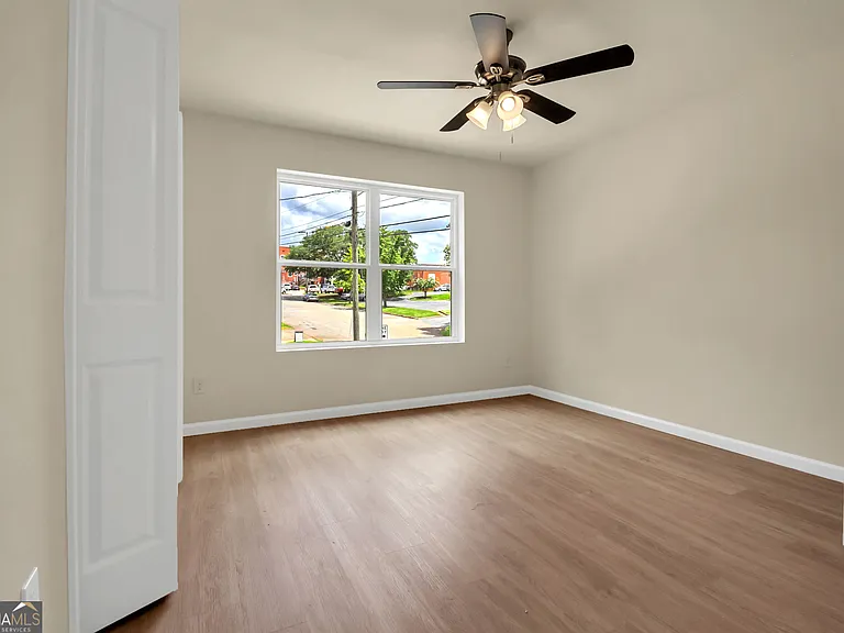 50 S Jackson St #602 — Photo 11