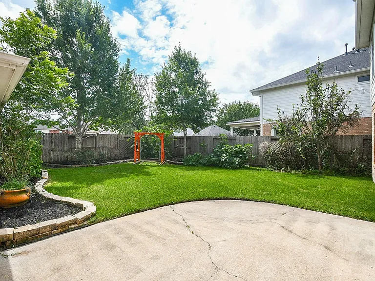 215 Wildmoor Ct — Photo 20