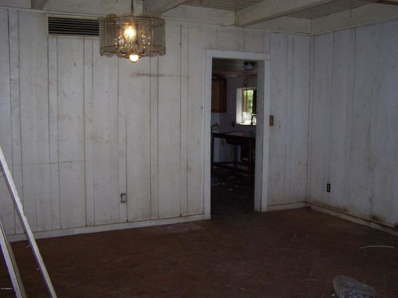 4th image of 715 W Sunland Ave