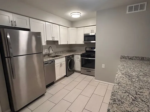 2492 N Murray Ave, 2492 N Murray Ave APT 109, Milwaukee, WI 53211