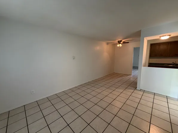1000 E Williams St APT 6, Danville, IL 61832